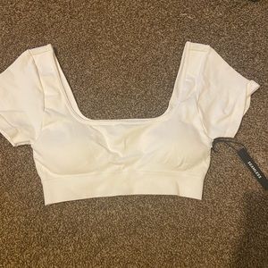 White cropped t shift